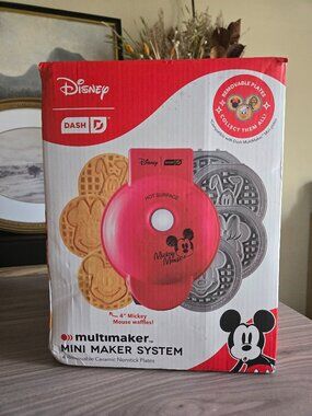 Disney Dash Mickey and Friends Mini Waffle maker NIB